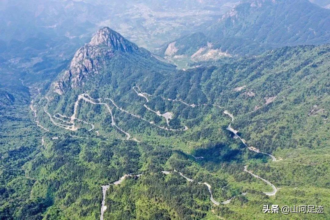 史称“宣歙之脊”，内有和谐之源，被誉中国徽厨之乡