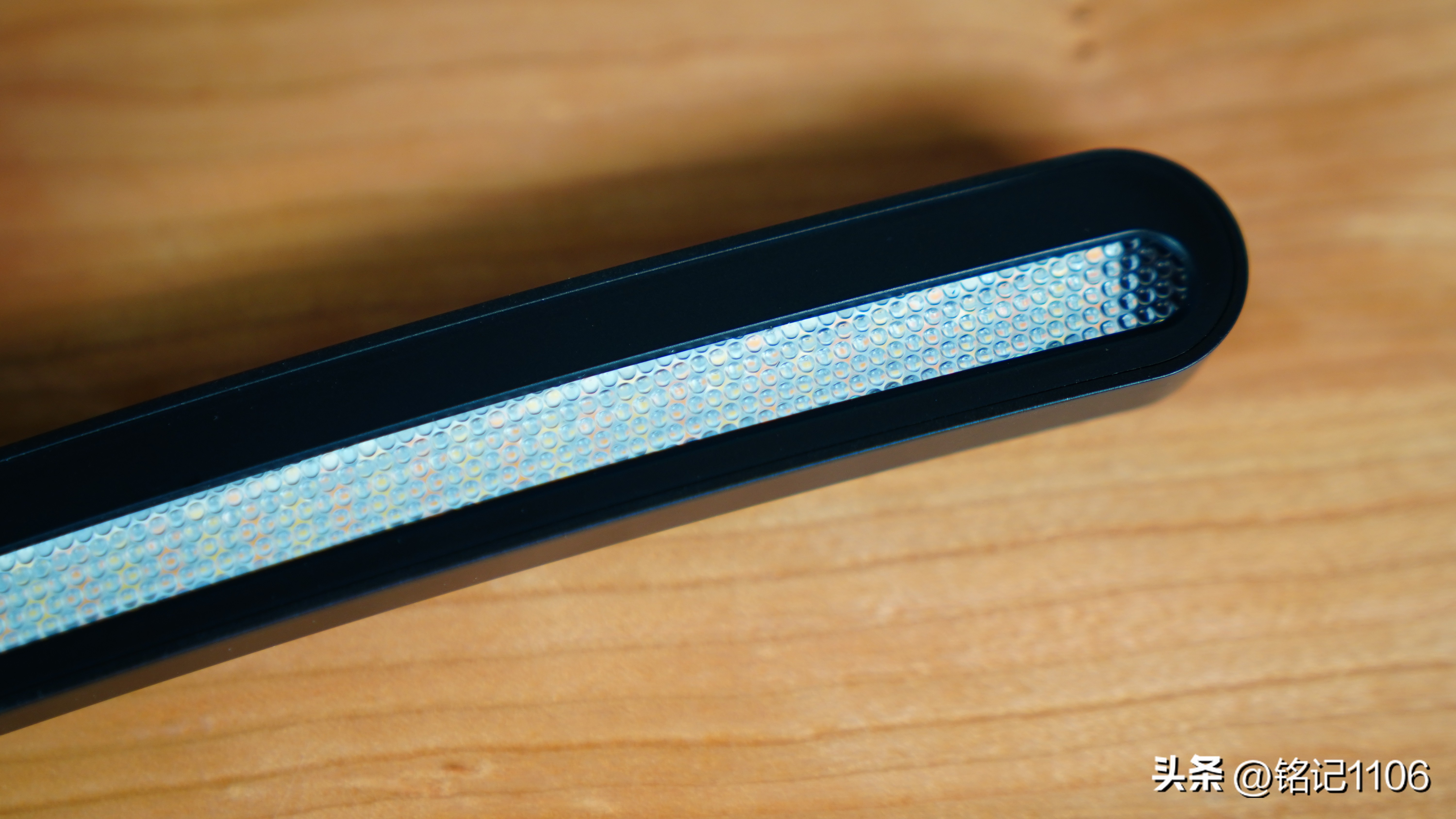 vfz屏幕挂灯aoc能用嘛,vfz曲面屏幕挂灯到底好不好