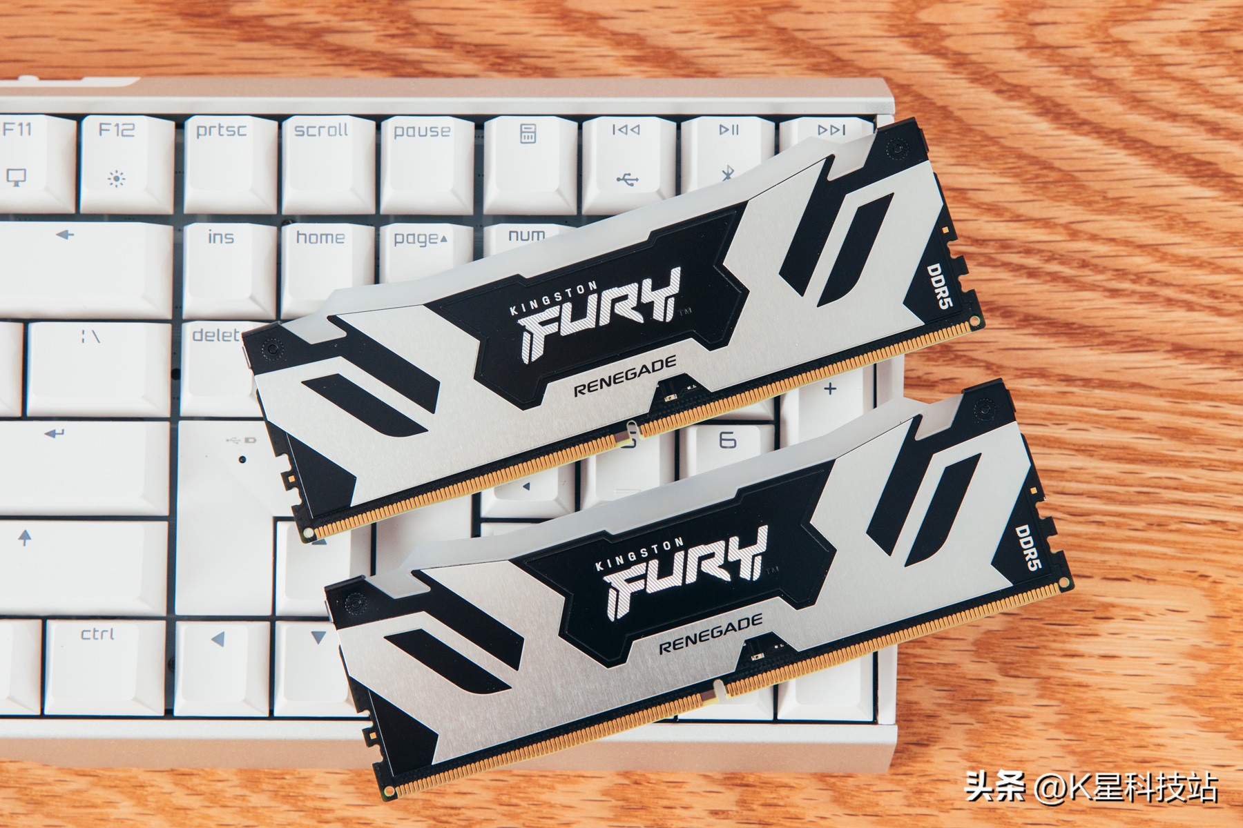 鍗庣x670e涓绘澘涓婁粈涔坈pu,鍗庣strixz690-e瑁呮満瑙嗛