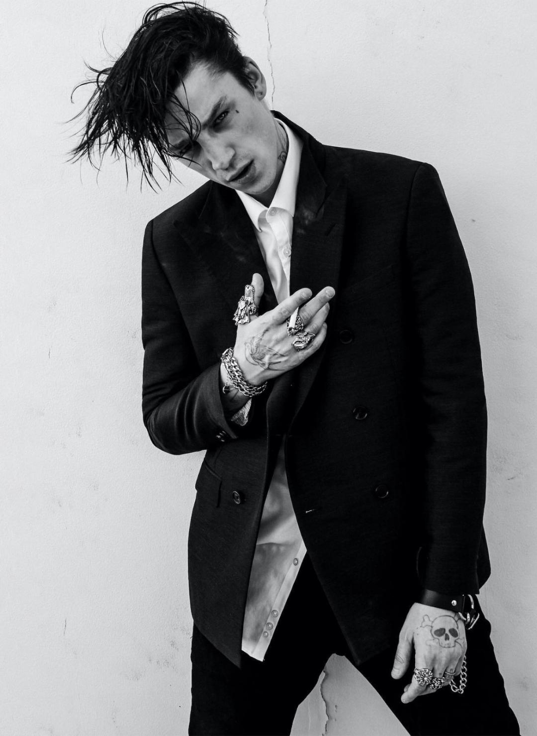 阿什·斯戴梅斯特年轻时颜值,阿什斯戴梅斯特演的什么电影