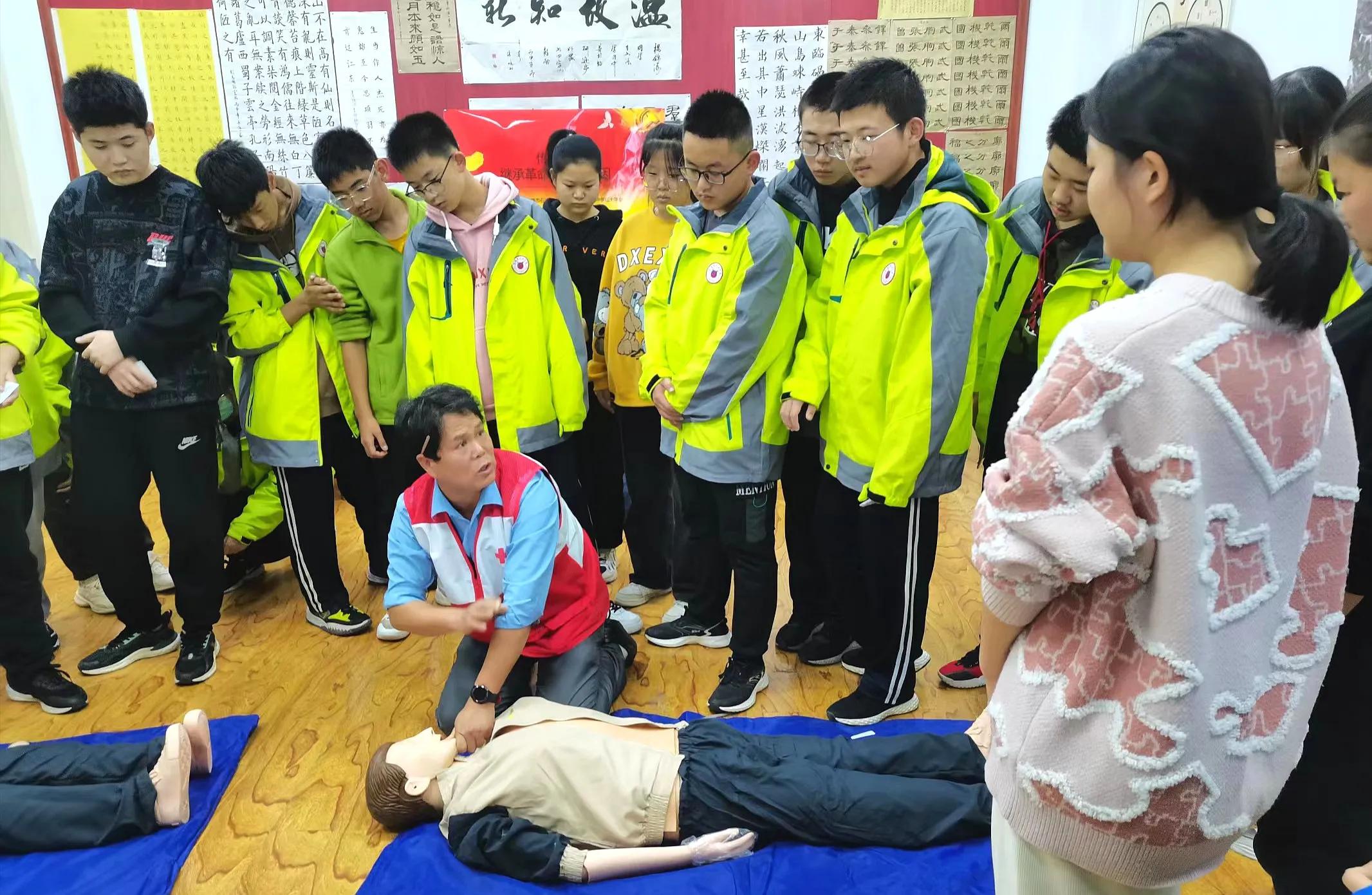 石油中学光荣榜,陕西宝鸡石油中学2017年喜报