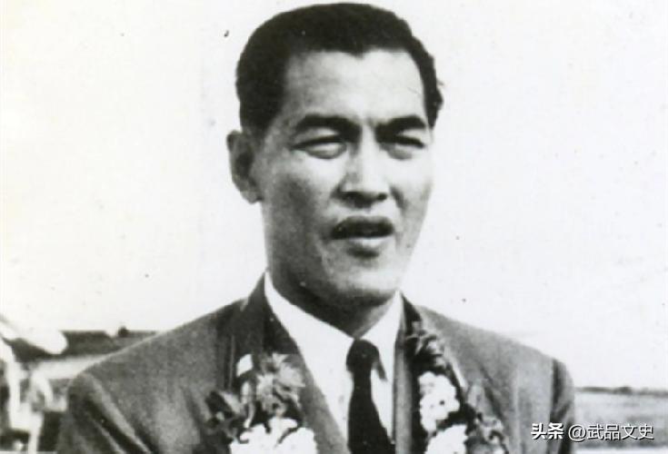 听戏要听梅兰芳看球就看李惠堂,球王李惠堂当年横扫全欧洲