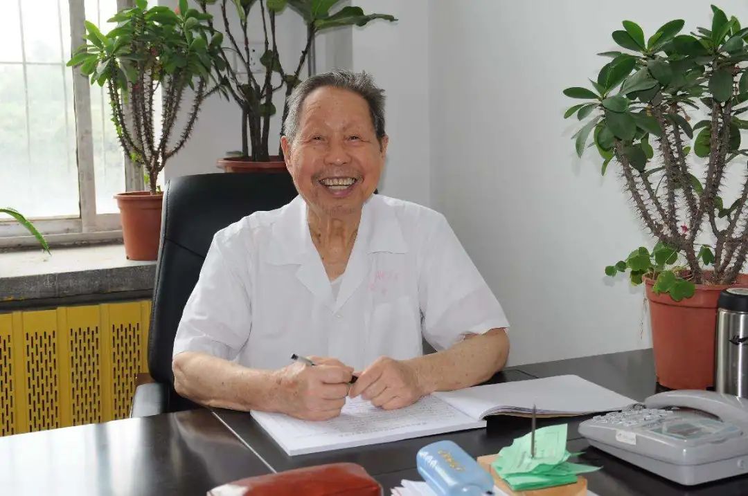 蔡国良教授治疗乳腺增生经验浅析,沈绍功教授辨治乳腺增生经验