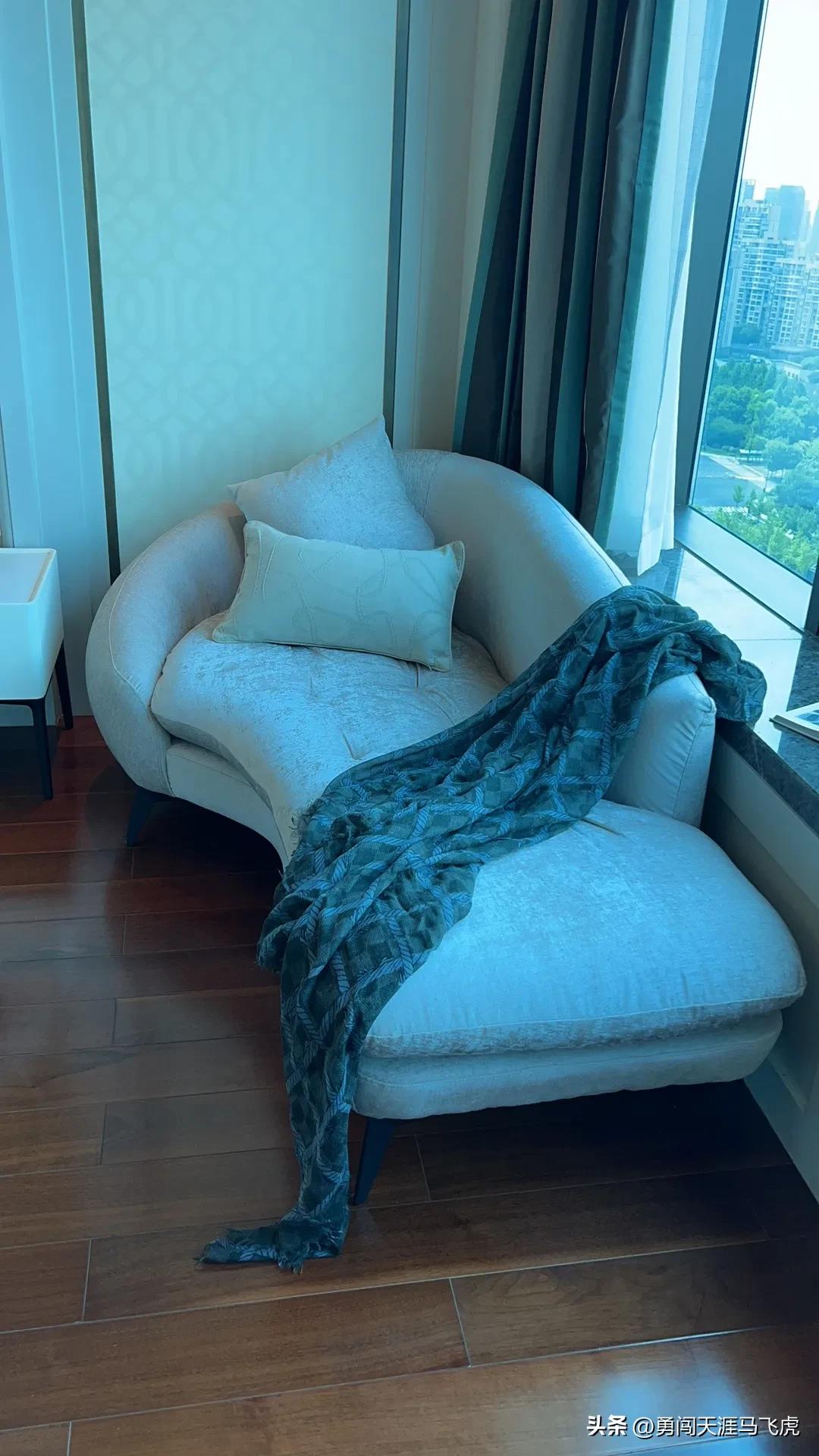 钱塘为伴同君悦日出江花似火红——东方君悦江河汇景观公寓