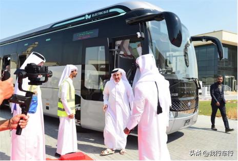 你们的球队在卡塔尔秀球技，我们的汽车在你们的国家秀品质