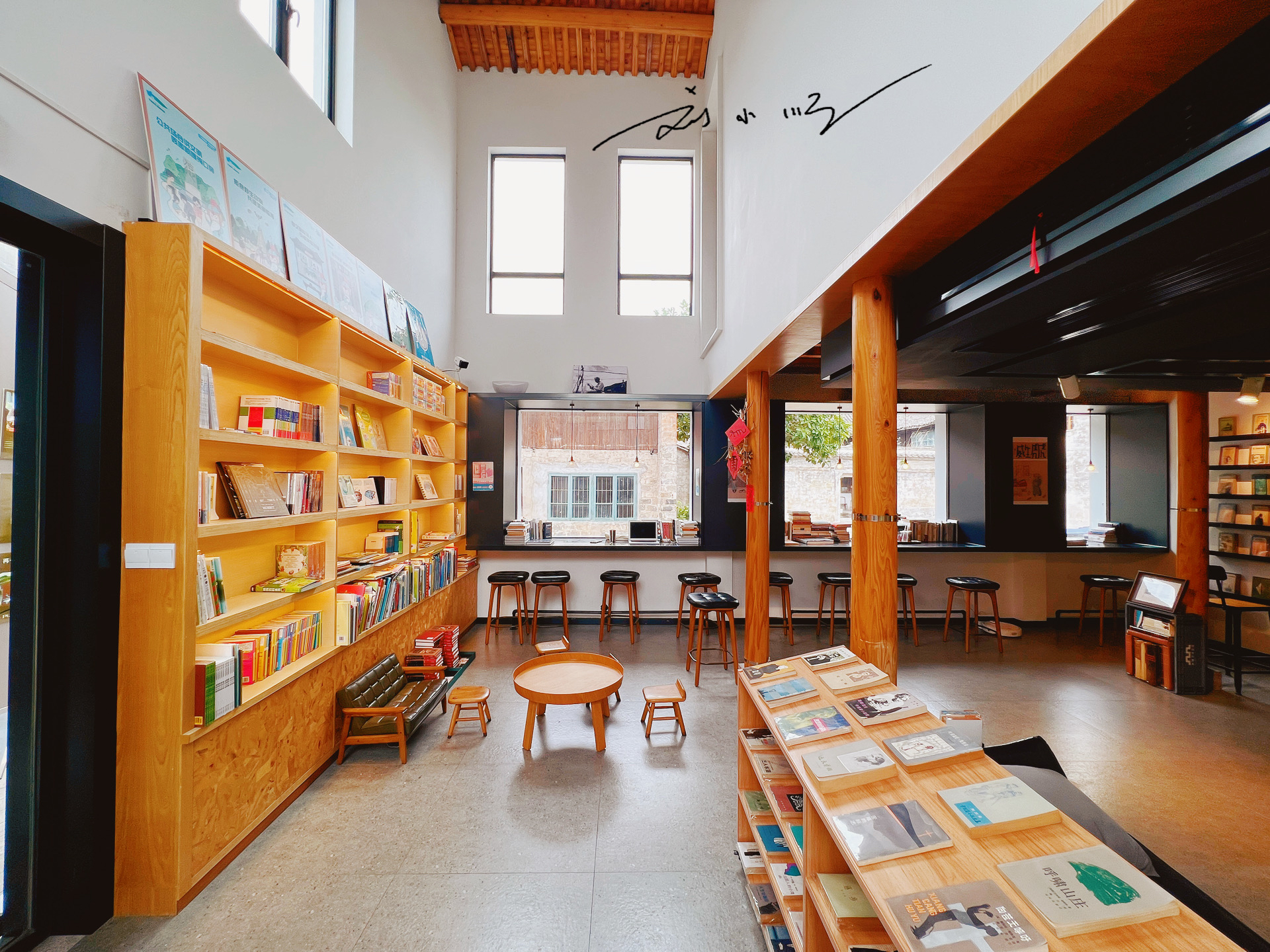 浙江临海这家网红书店，开在台州府城文化旅游区，好多游客来打卡