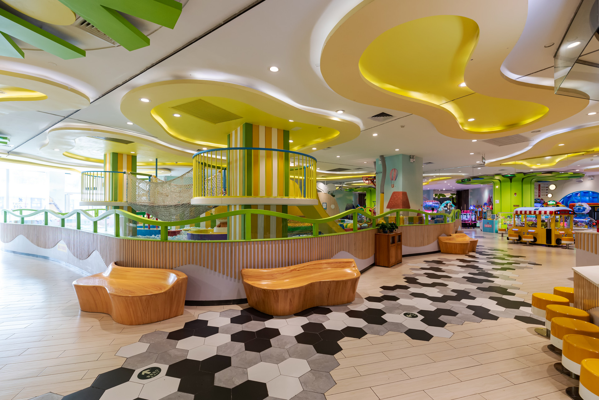 盘子女人坊开起线下儿童乐园,想挖亲子赛道“金矿”难度有点大