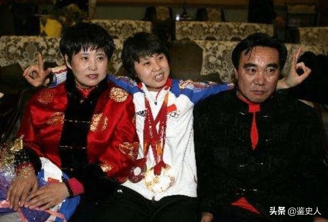 王濛：中国曾经的天才选手，如今当上老板，靠解说再次爆红