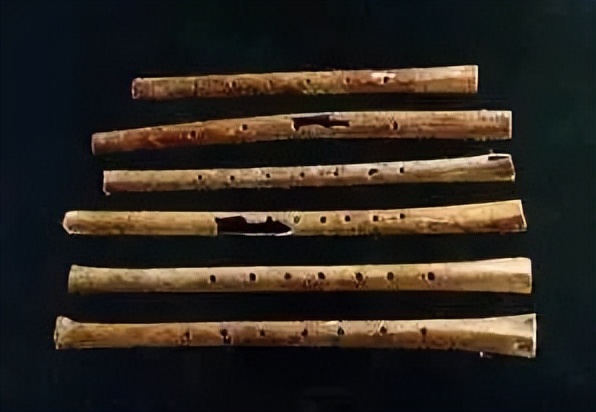 萨克斯金属和木笛哪个好吹,金属笛子与竹笛的区别