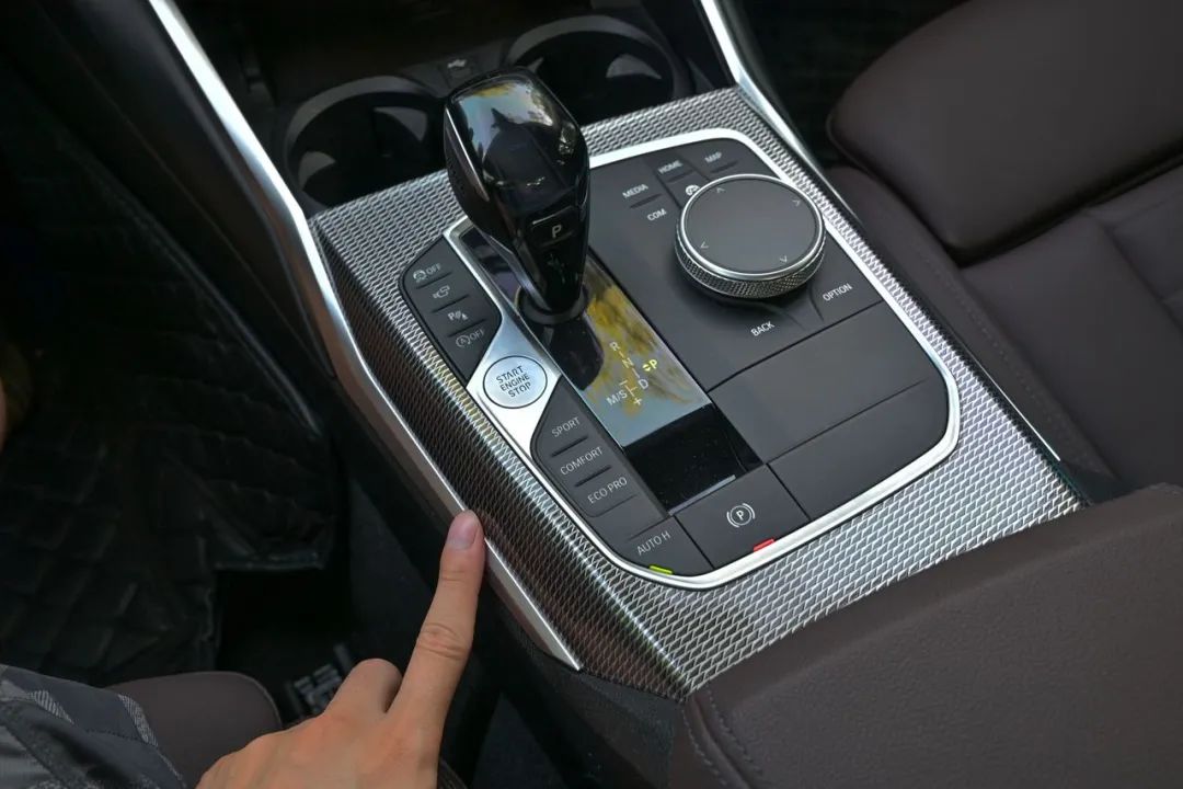 宝马330i曜夜长轴与短轴,多少钱能买宝马330i