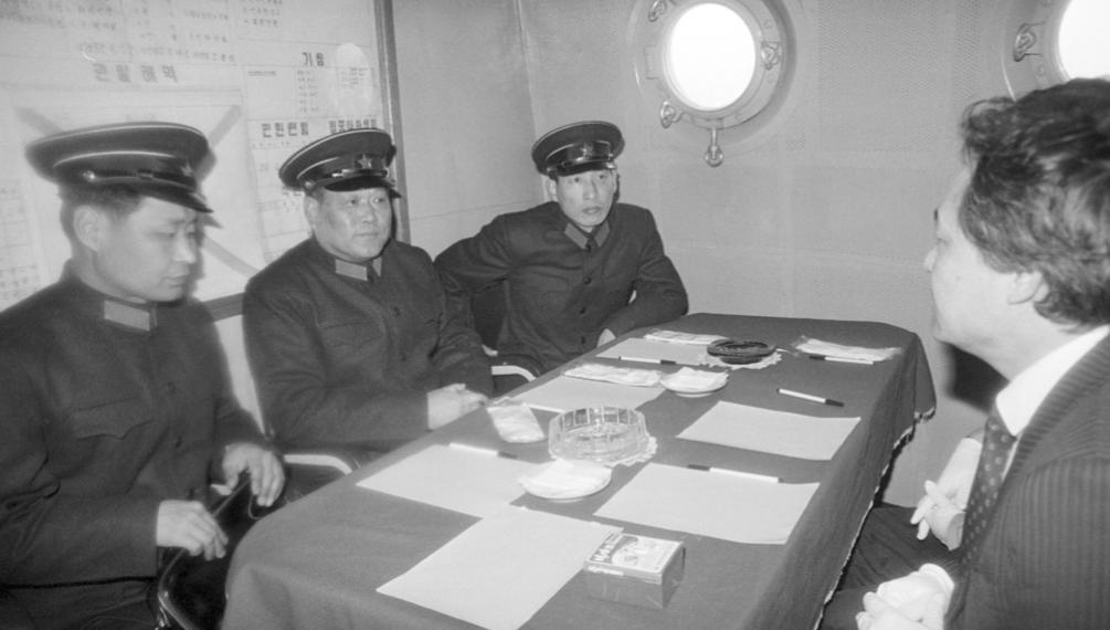 1994年的军舰潜艇对峙事件,中国海军军舰对峙事件时间