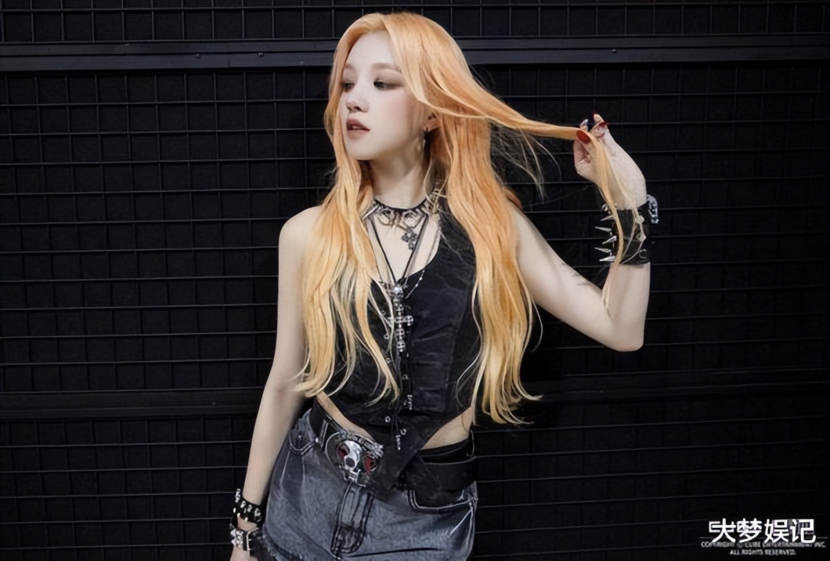 gidle宋雨琦生病队员们的反应,gidle宋雨琦腿怎么受伤