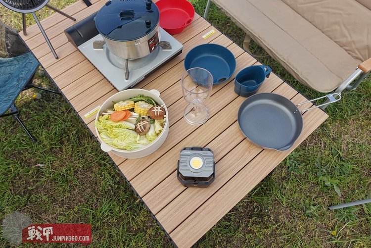 fenixcl28r露营效果,全能多用fenixcl28r多功能户外灯