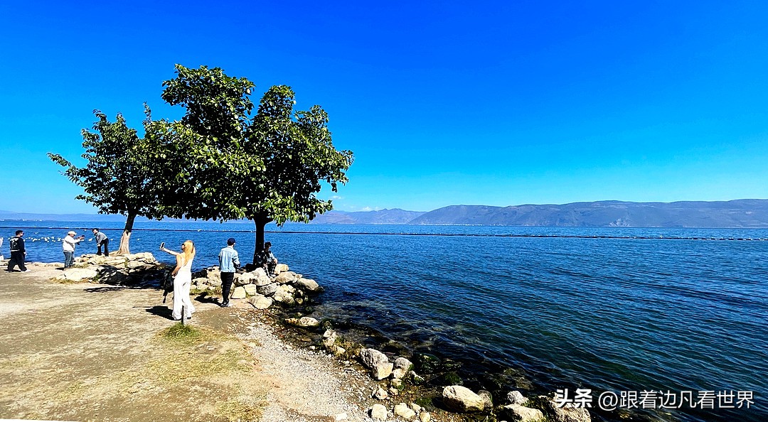 洱海风景白族民居画,云南大理洱海白族民居