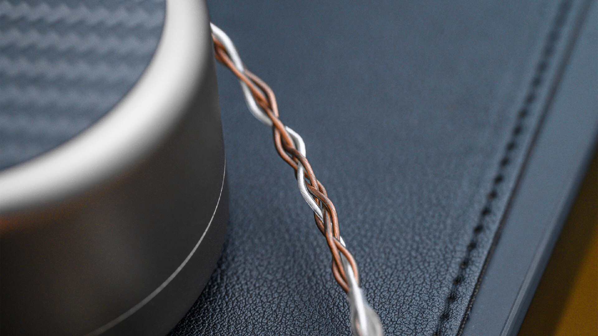 山灵耳机mg800重低音效果,山灵mg800普通版和限量版