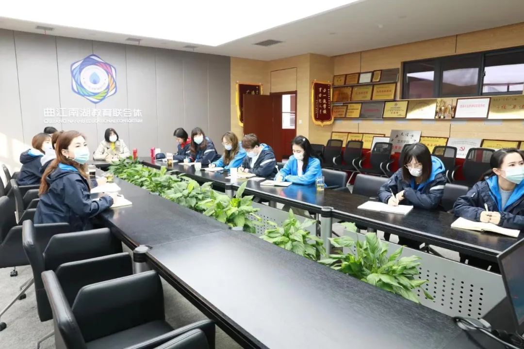 学校新冠肺炎疫情防控工作简报,小学开展新冠肺炎疫情教育