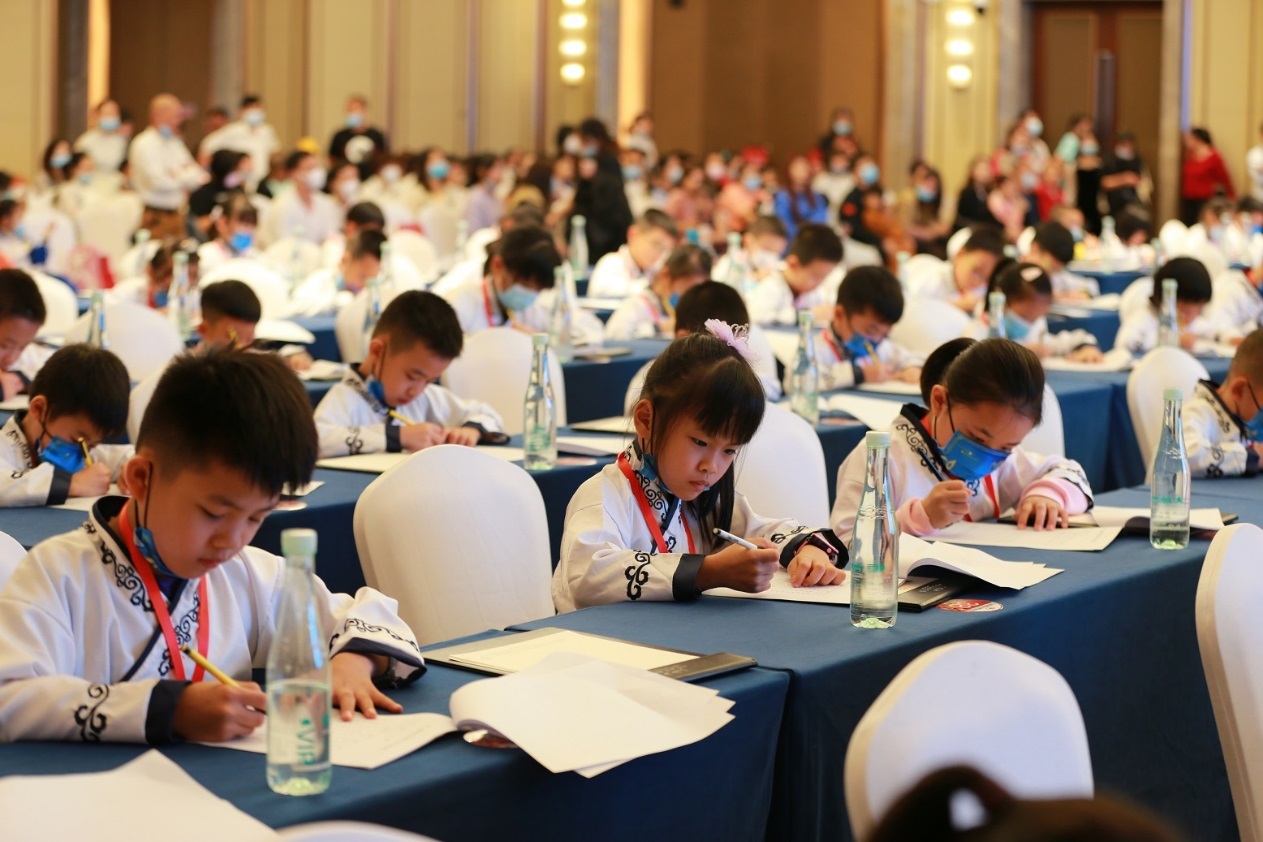 内蒙古6岁女孩破格入伍，国家承担全部费用，能力碾压敌方一个师