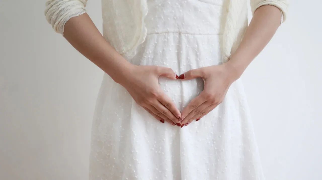 为什么隐私部位的毛发会变白？别急着除掉，先了解背后的原因