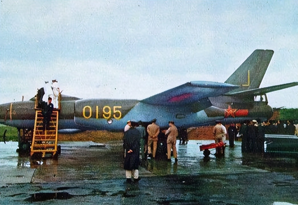 败类王学成，1983年驾驶歼5战机叛逃台湾，邓丽君亲自接风洗尘