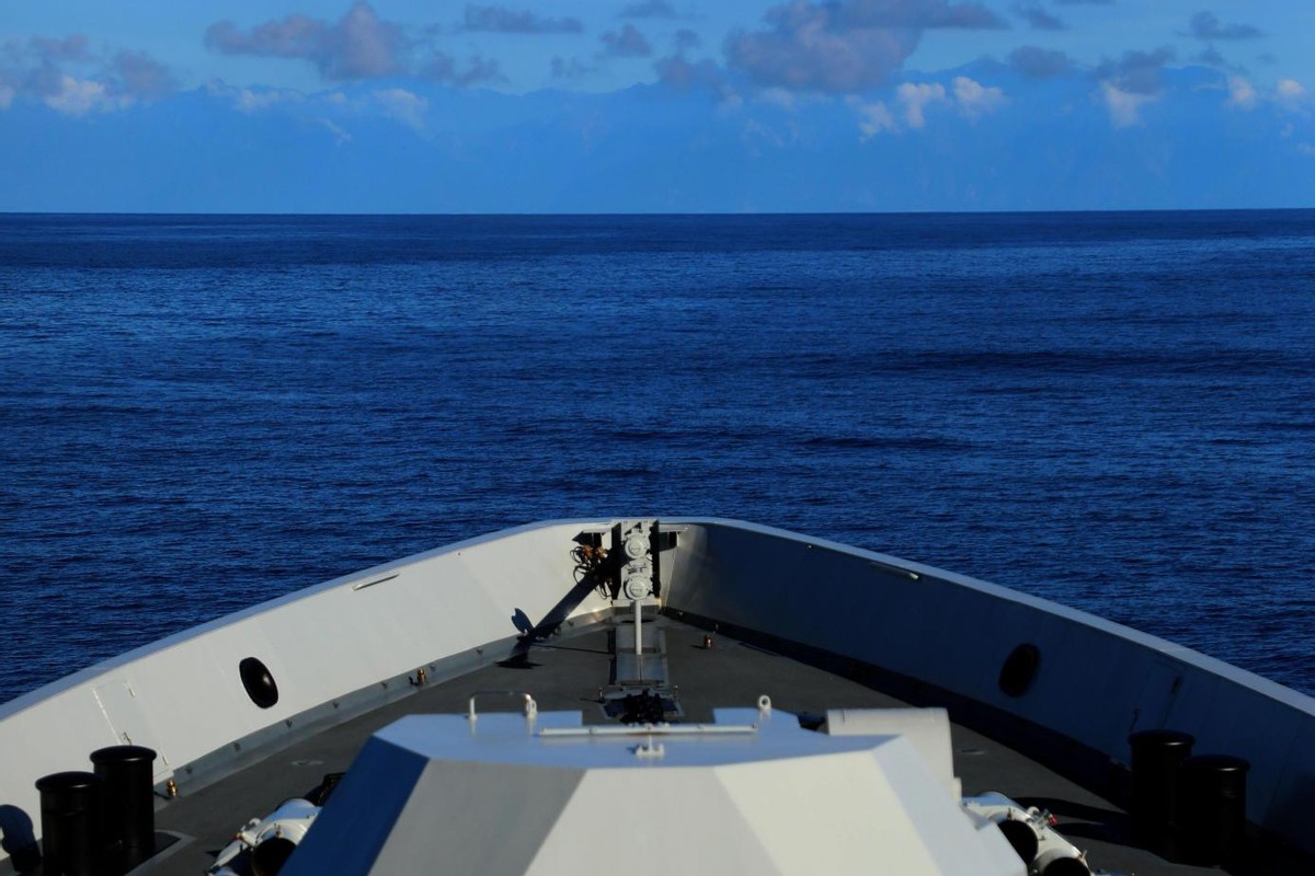 菲律宾想与美国签自贸协议,被拒绝后,秦刚外长,收到菲方邀请信