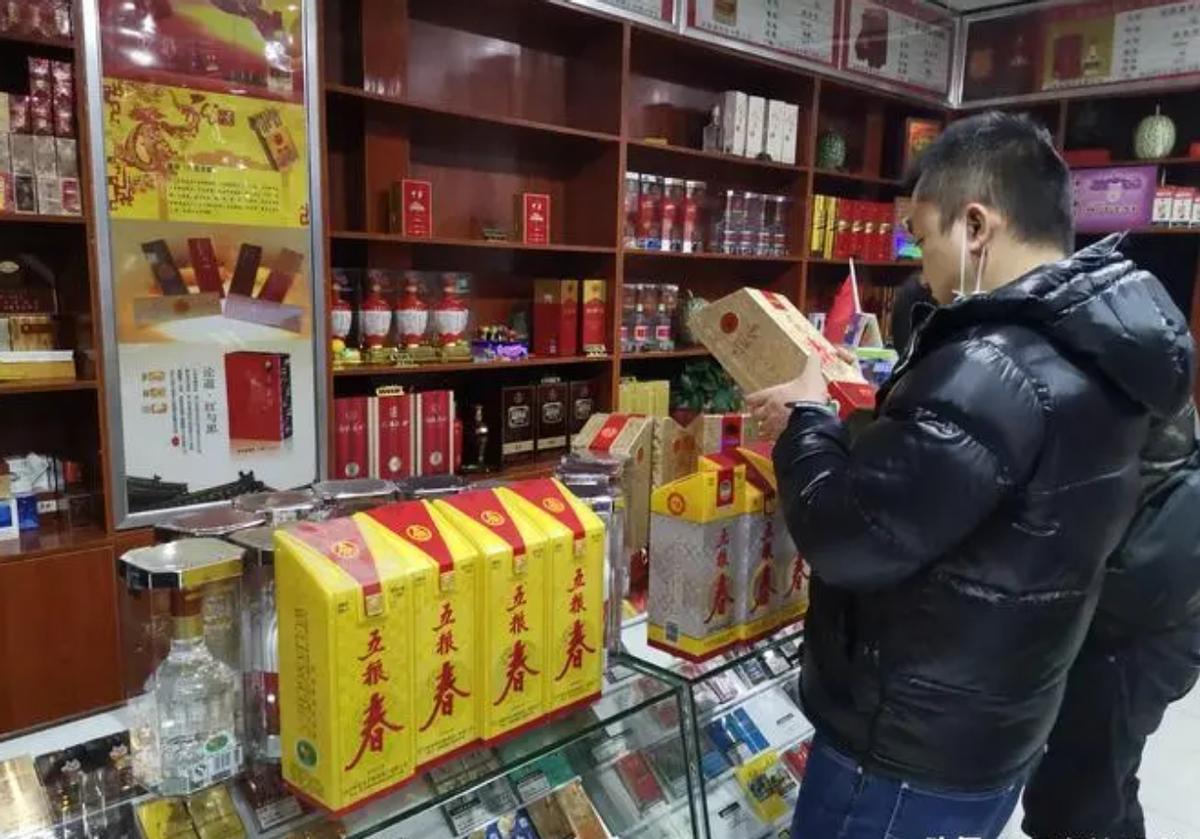 街边的烟酒店靠谱吗,路边的烟酒店成了大家的首选