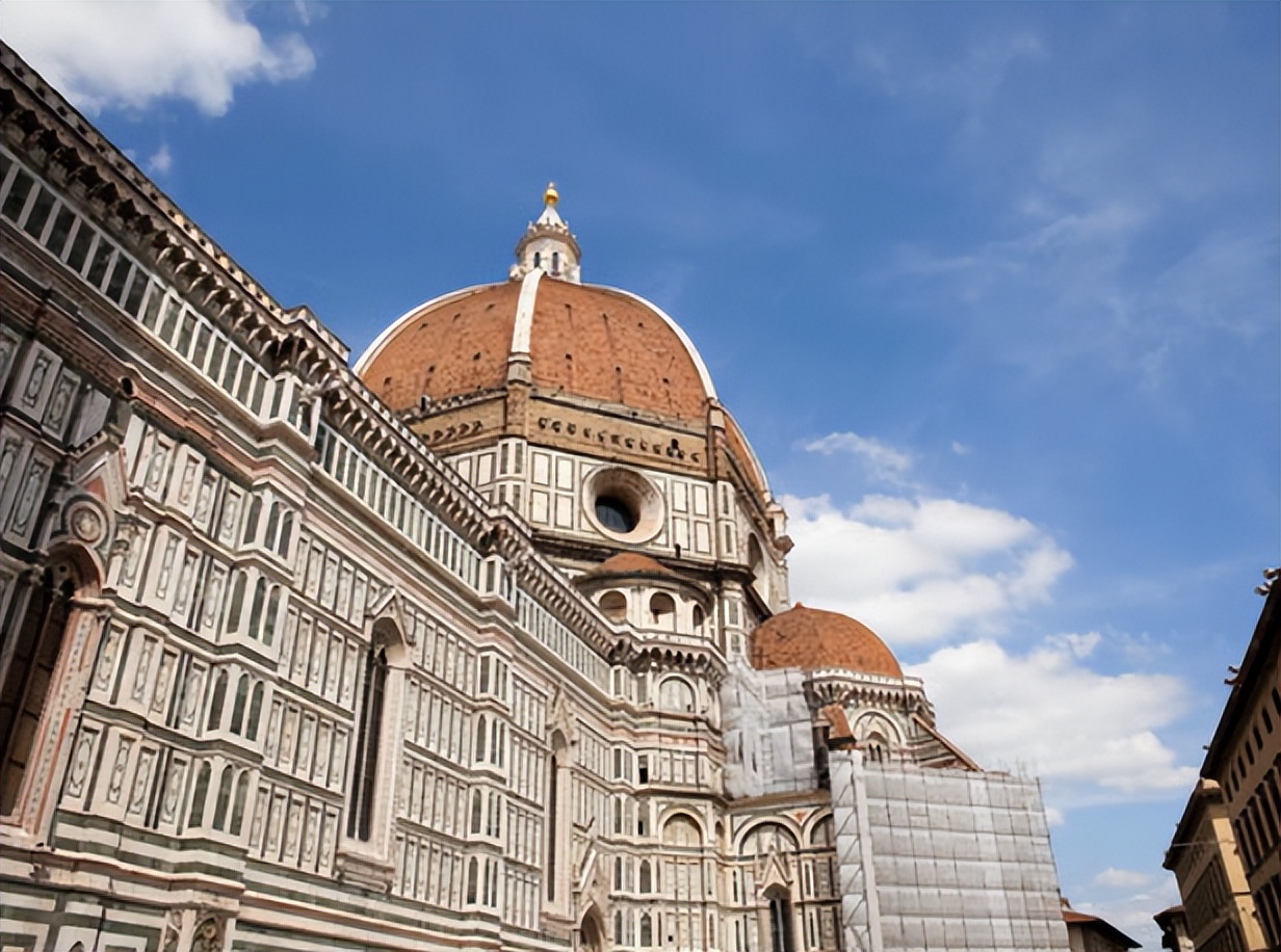 意大利中世纪发展历程,意大利中世纪是中国什么朝代