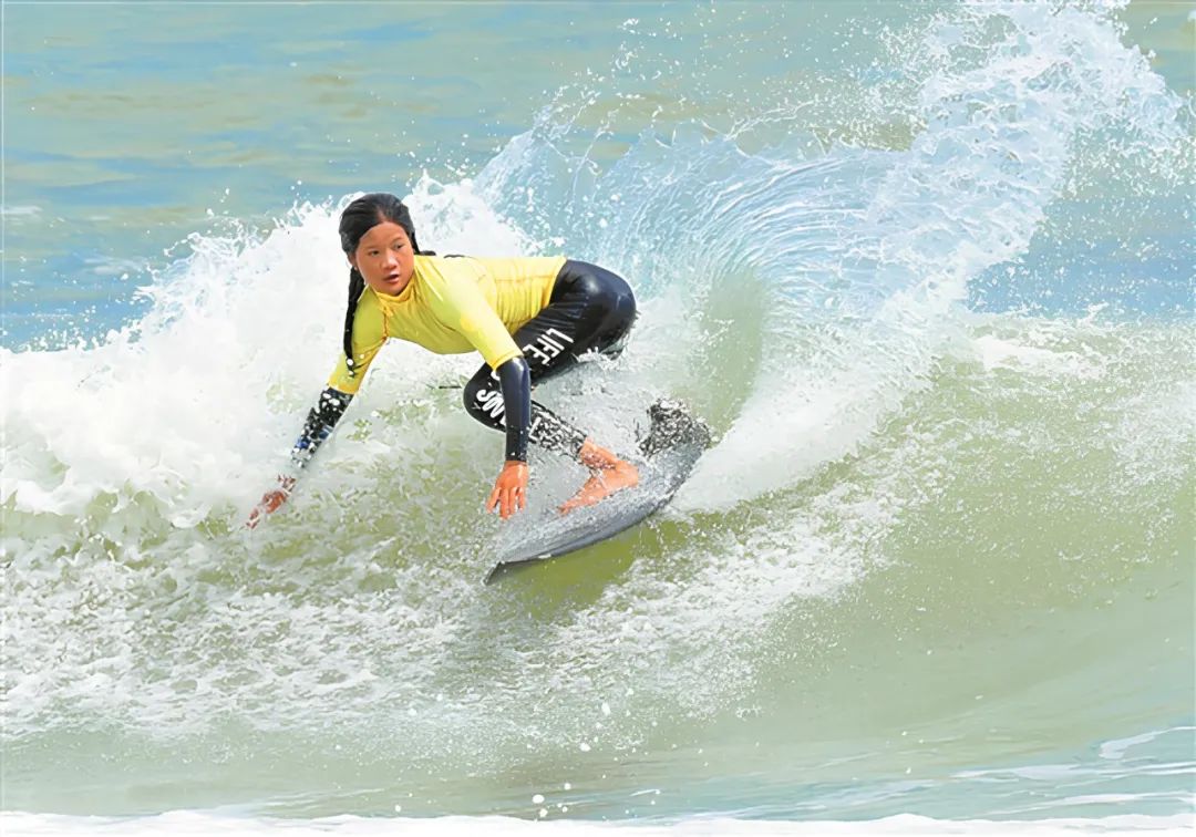 首届全国学青会冲浪比赛图片,第二届全国青少年冲浪比赛