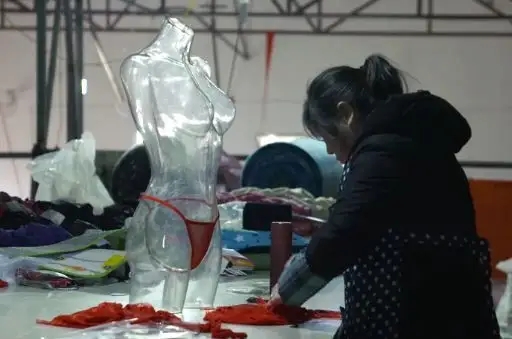 90后小伙创业内衣,90后小伙改行做内衣