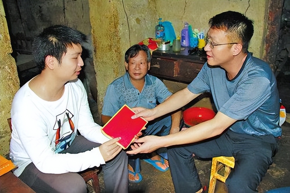 南京理工大学给贫困学生充饭卡,南京大学为贫困生充饭卡