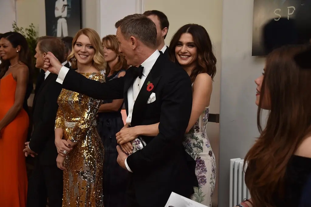 大尺度电影分享5部，只为一睹邦德嫂的盛世美颜