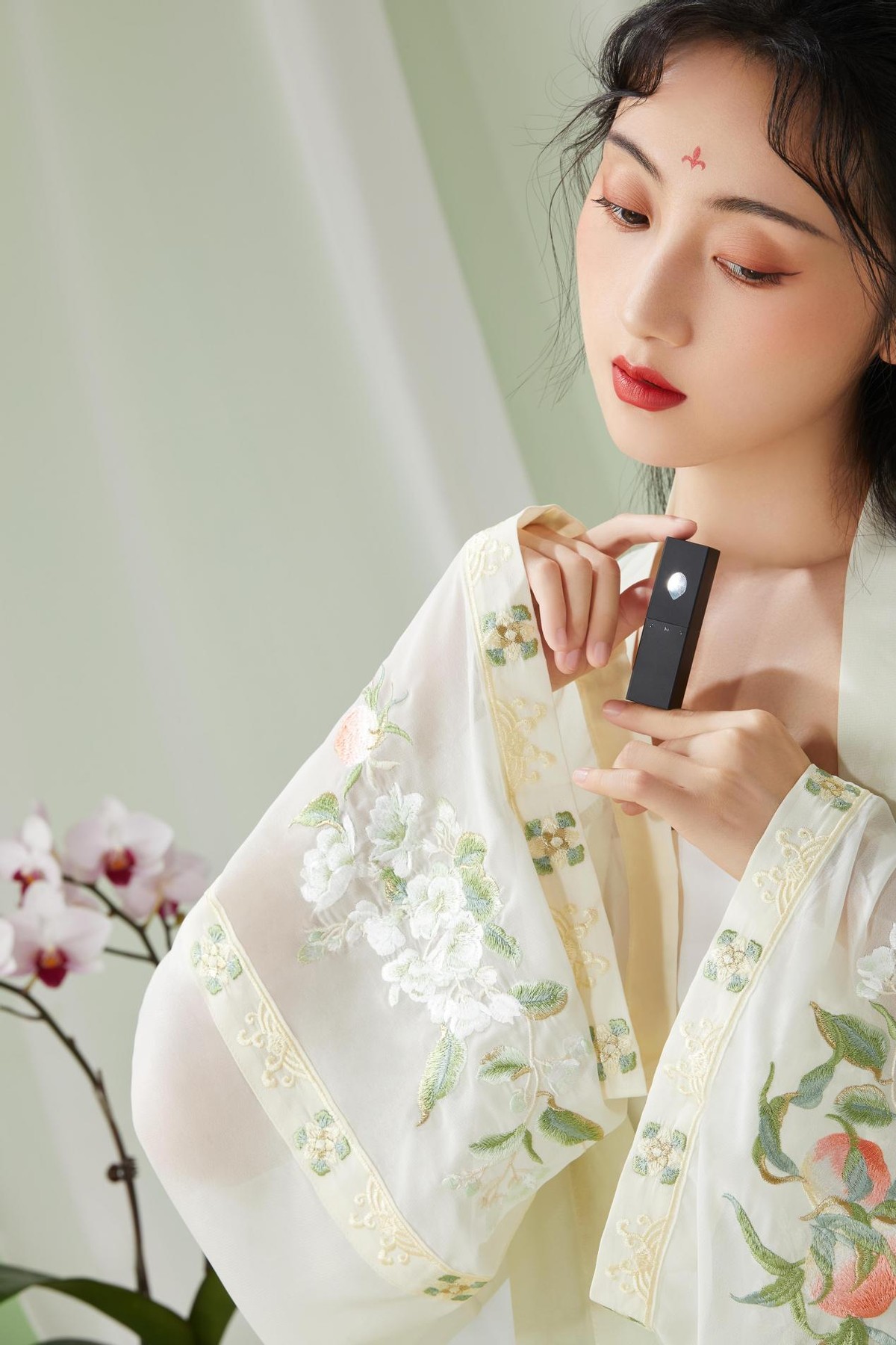 甄宓美颜,甄美颜枫香染口红试色