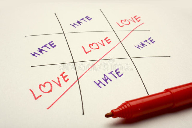 浙江宁波纺织学院女生脚踏六只船,一个女大学生脚踏三只船