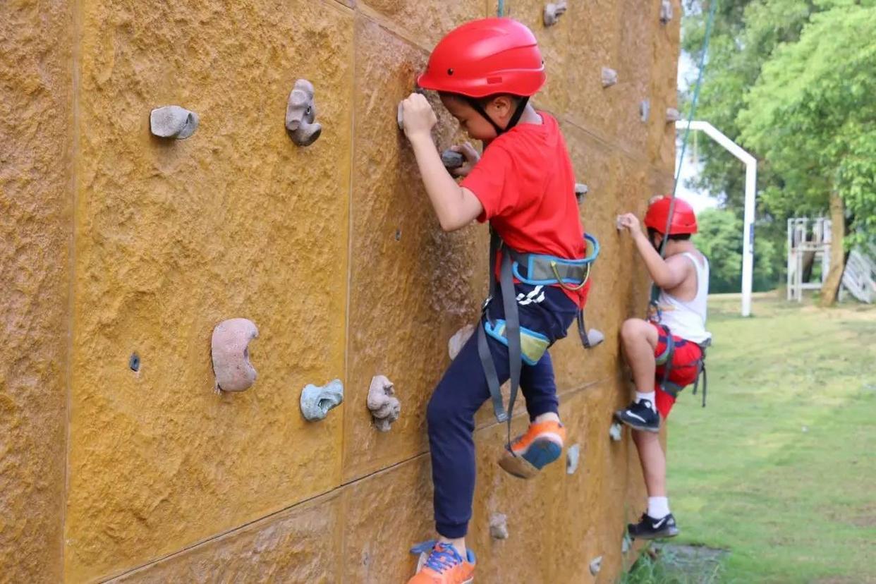 小孩抗挫折能力差该怎么引导,多带孩子去体验