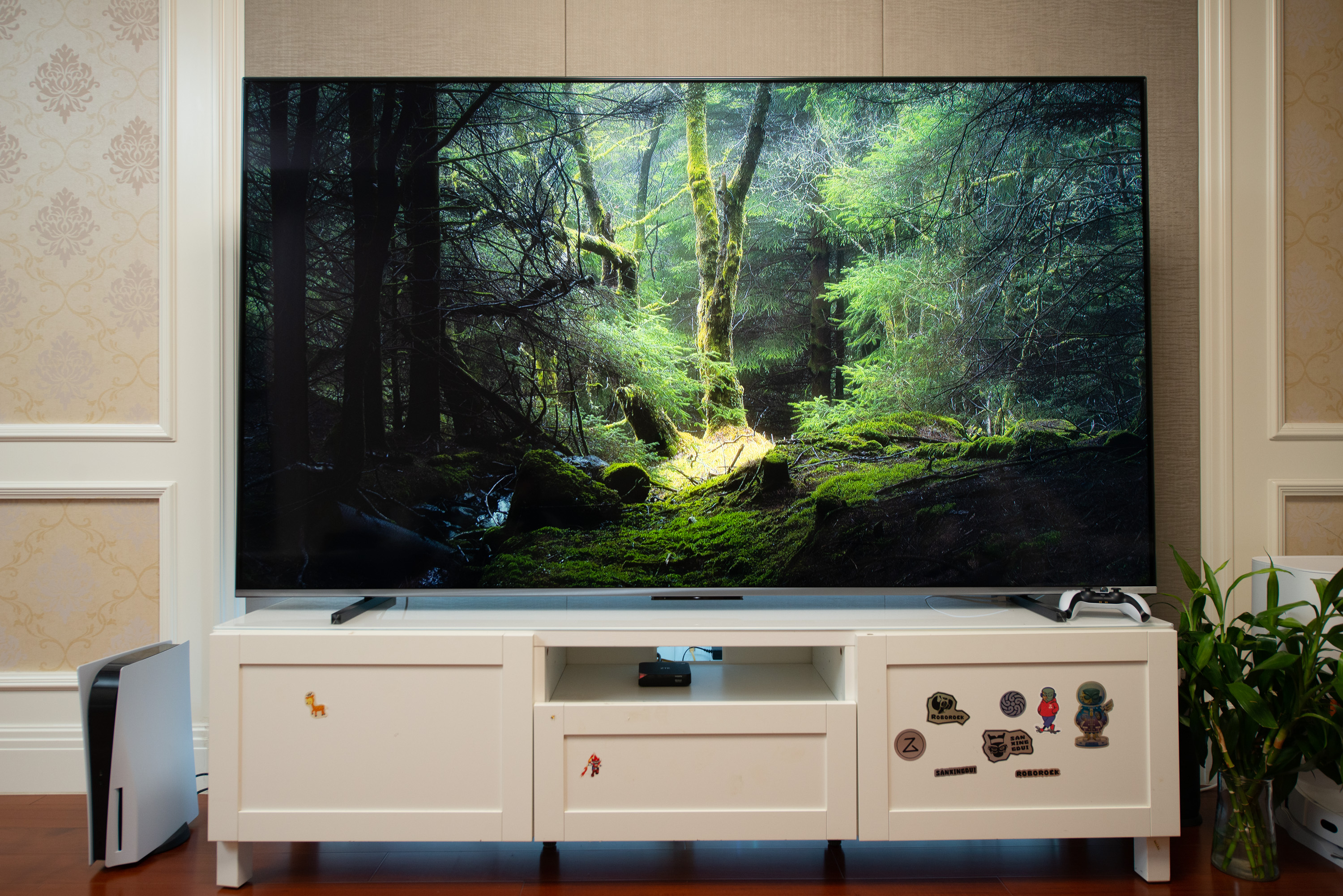 家里电视碎屏了,才让我有机会做了两台7k价位85英寸电视机横评