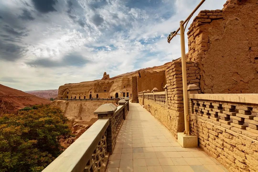 这条惊艳奇绝的公路,行走在天山脊梁上的最美景观公路