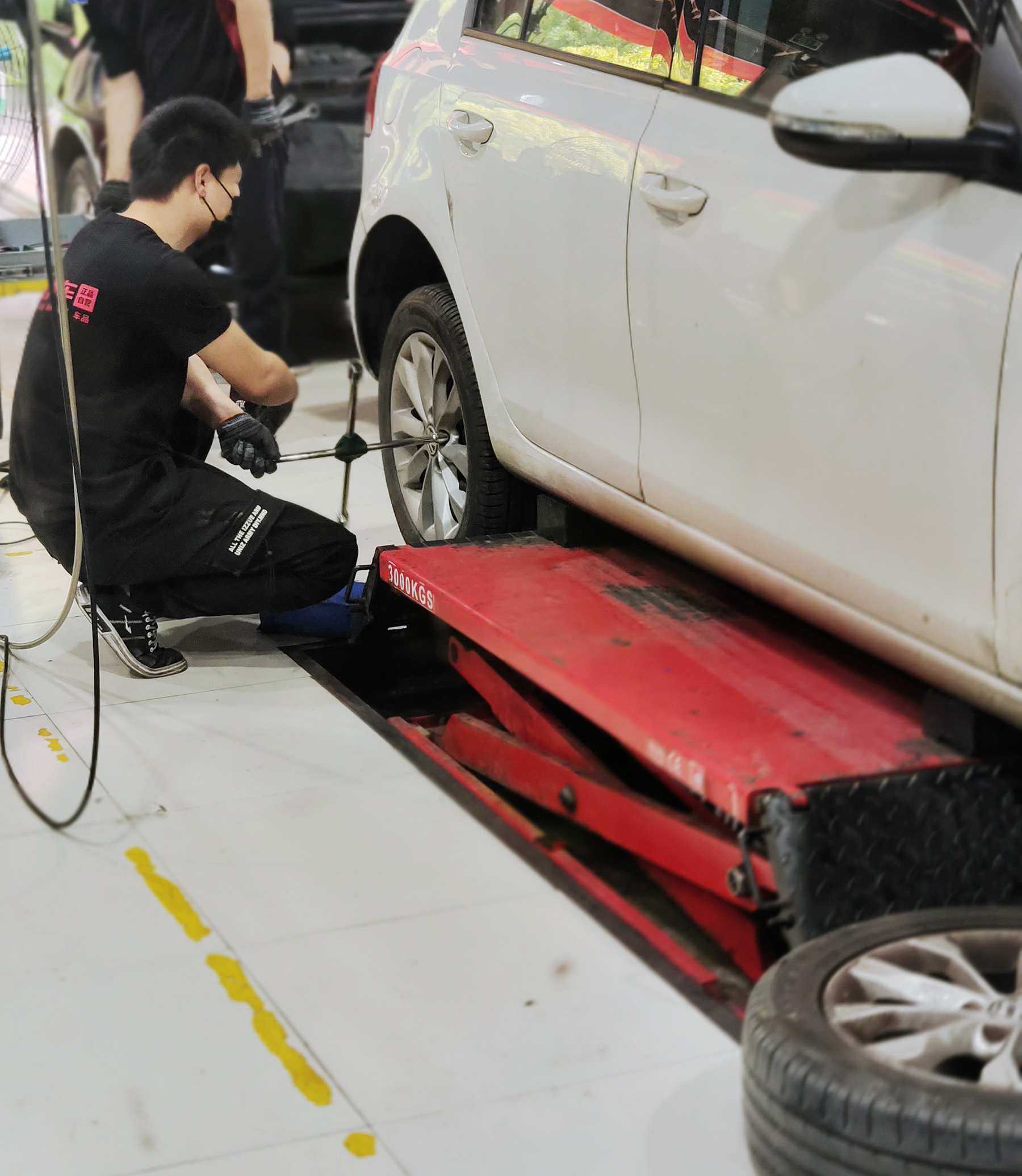 什么？老车也能开出“高级感”，10年车龄老车靠雷神静悦享受静音