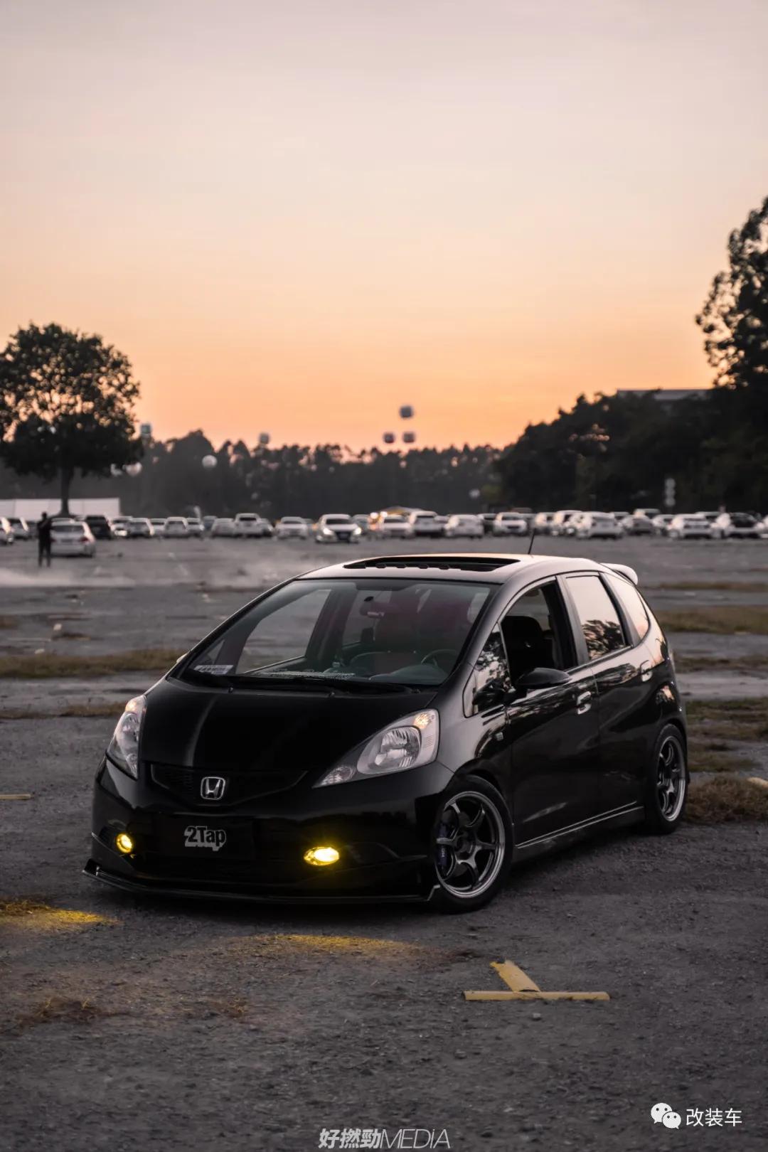 00后小姐姐也爱玩本田飞度，这个车系到底有什么魔力？