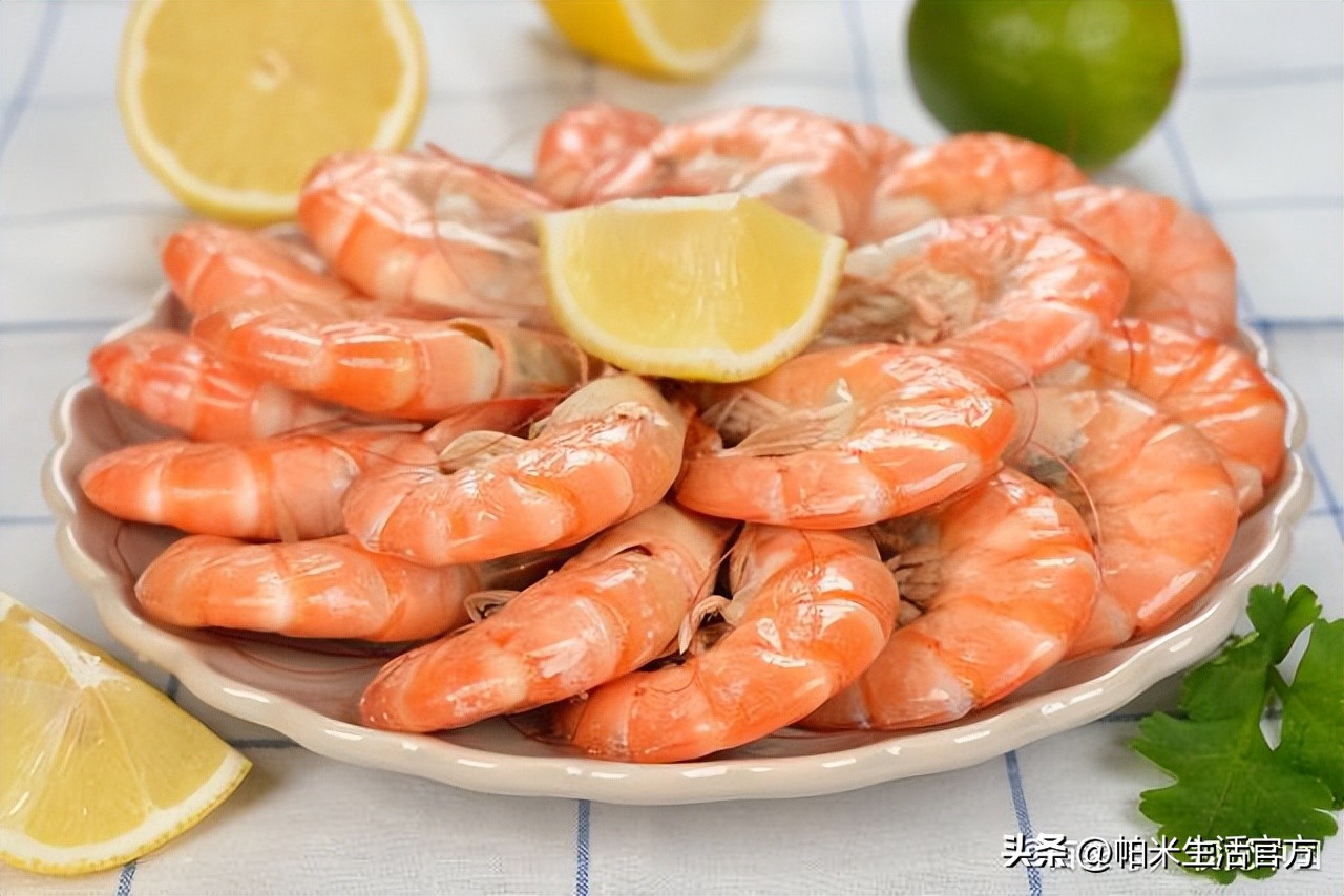 煮虾煮几分钟才不会老很嫩,煮冰冻虾是冷水下锅还是开水下锅
