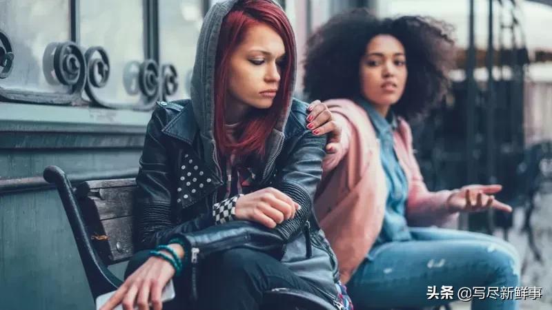 同时有两个伴侣男人更爱哪个,同时拥有多个男朋友正常吗