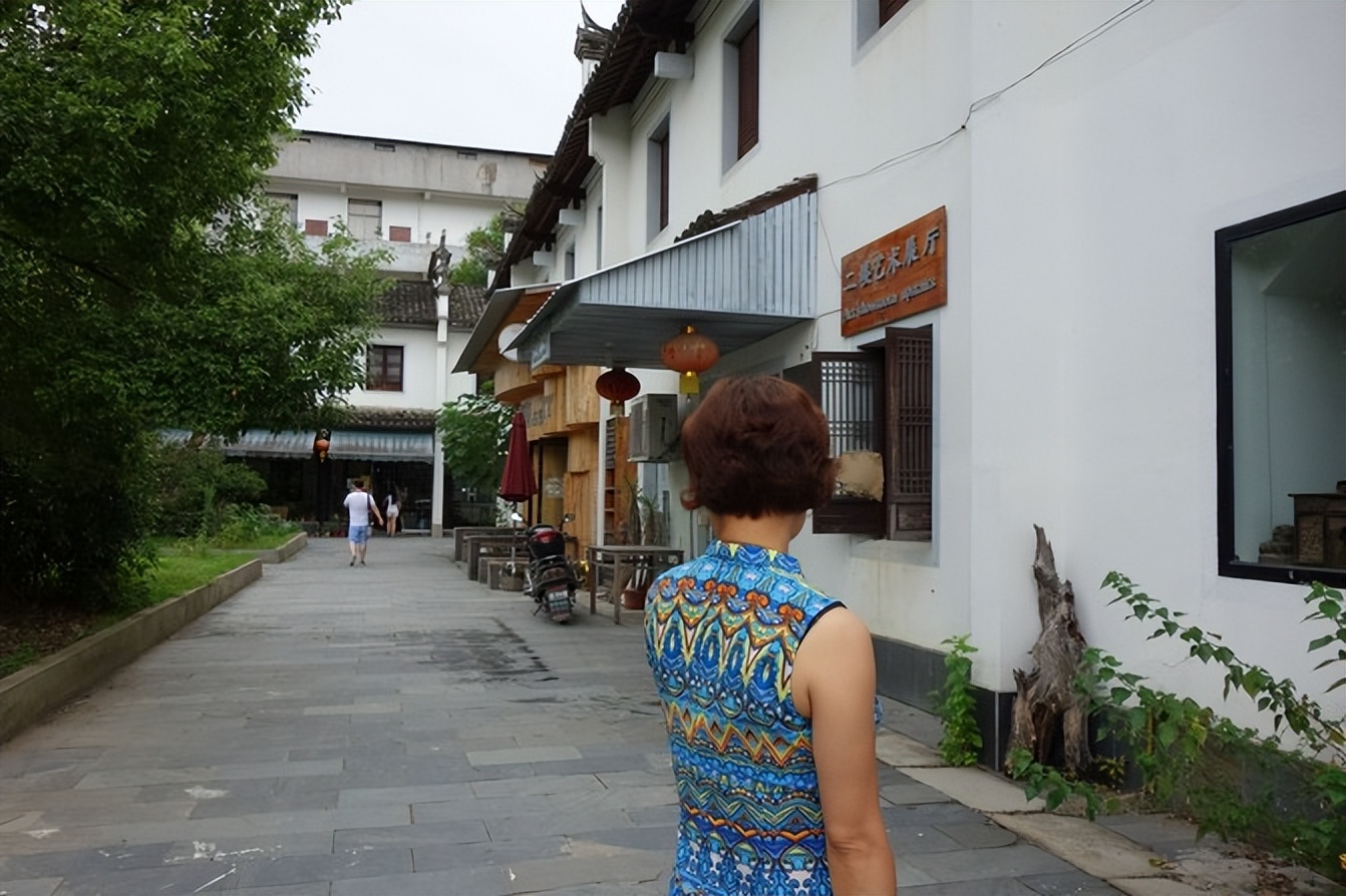 景德镇陶瓷之都在哪里,逛景德镇陶瓷城