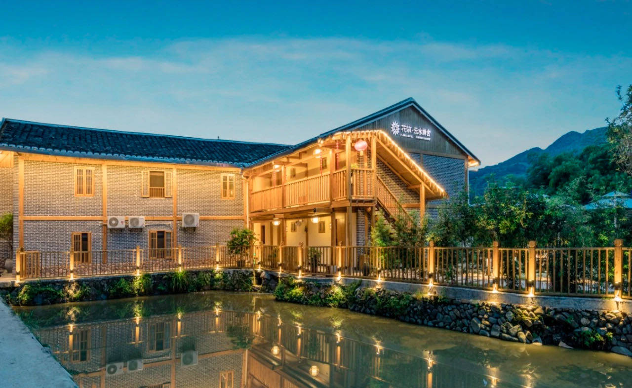 一个好一点的民宿需要投资多少钱,投资小的民宿有前景吗