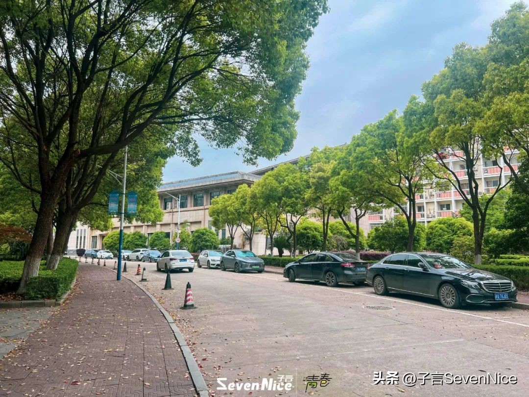 江西外语外贸职业学院学费多少,江西外语外贸职业学院报名代码