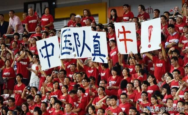 卡塔尔世界杯的出镜女孩,卡塔尔世界杯美女球迷金发镜头