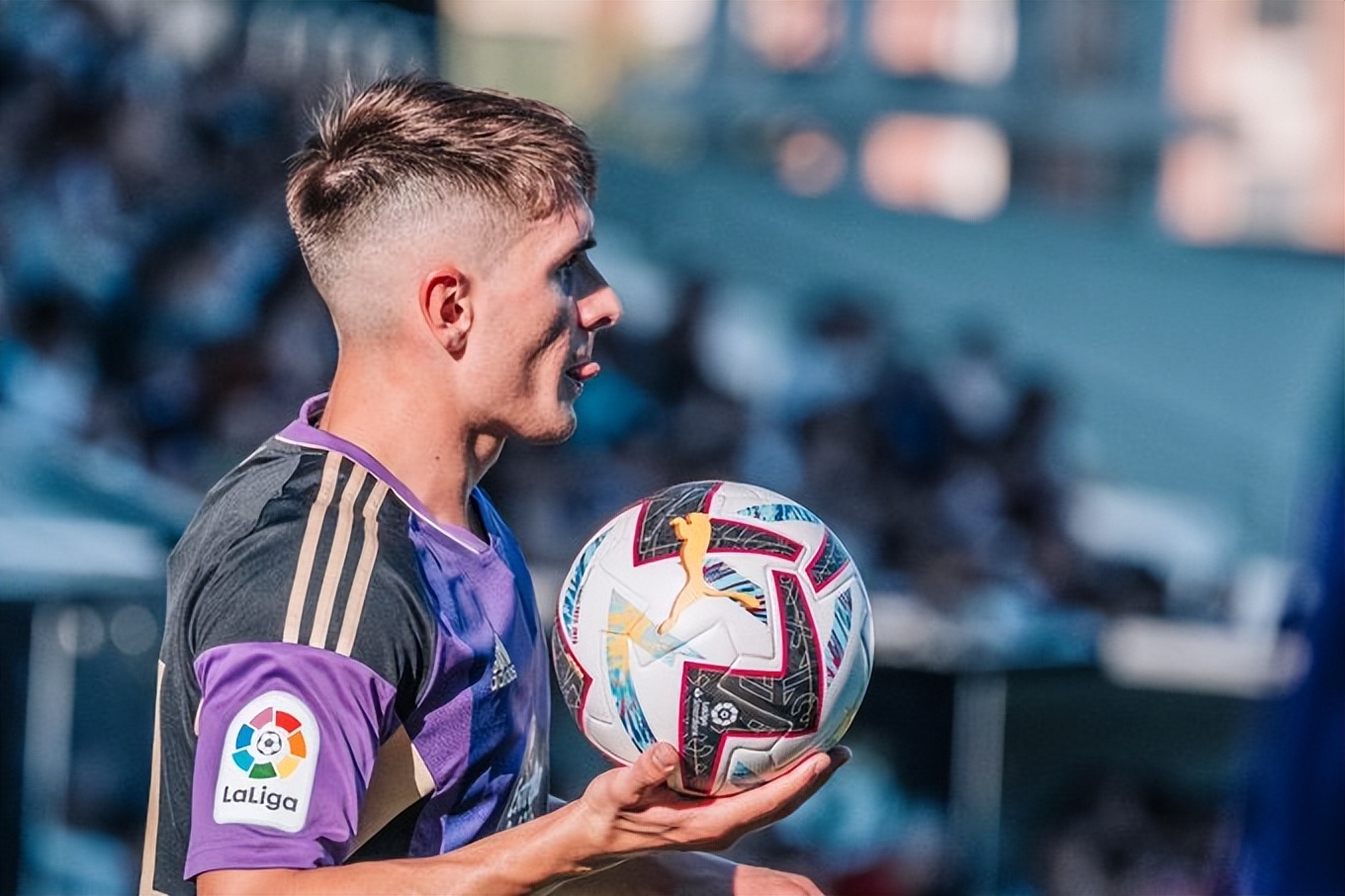 西班牙18岁后卫,西班牙右后卫新星