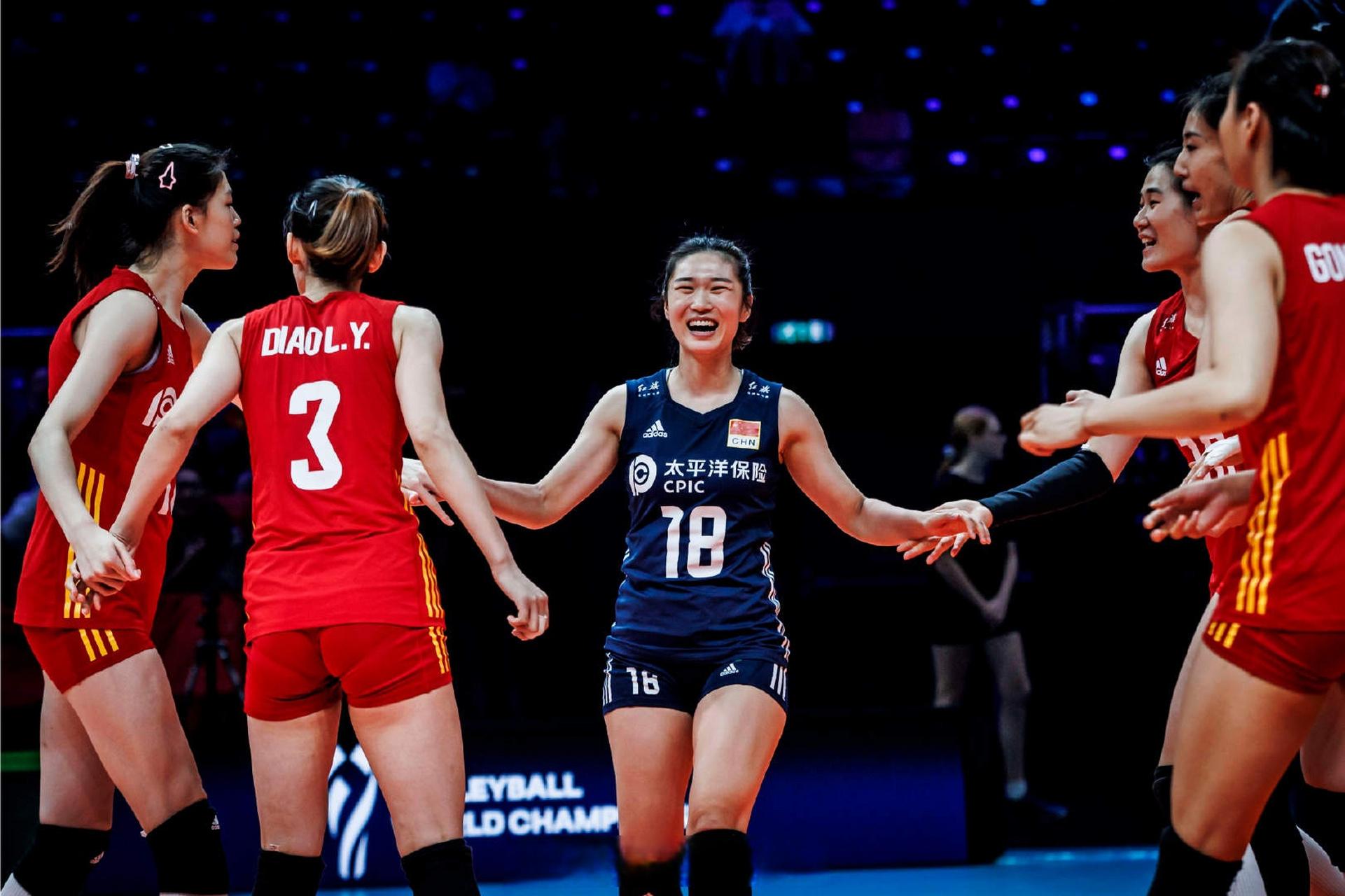 中国vs日本女排逆转夺冠,日本解说中国女排对巴西