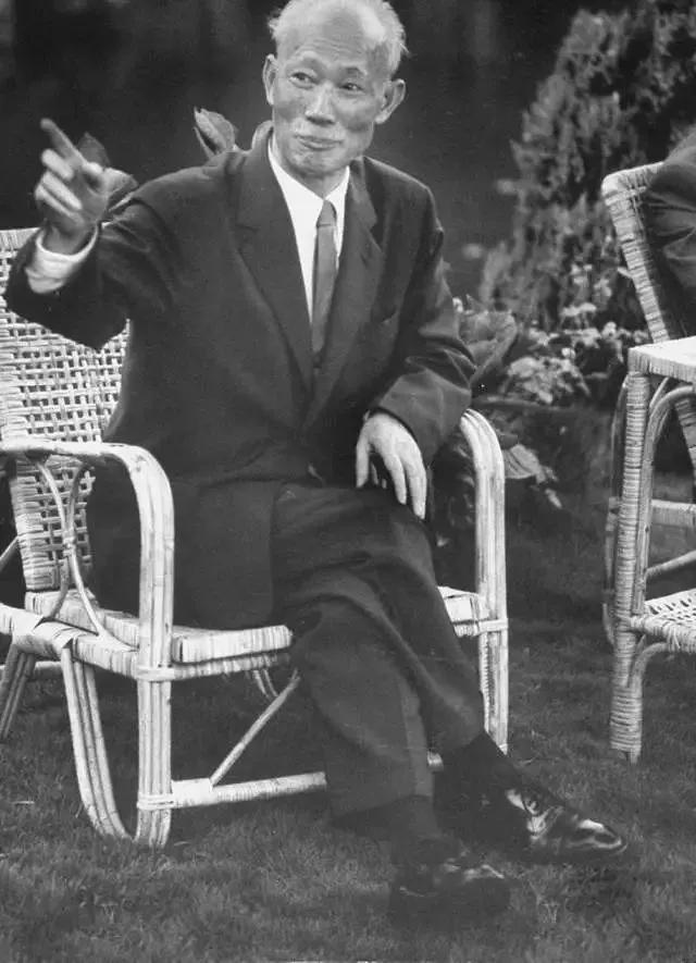 “四再”教育法：一名*官高**六个子女全部留学，且有四名博士的秘诀