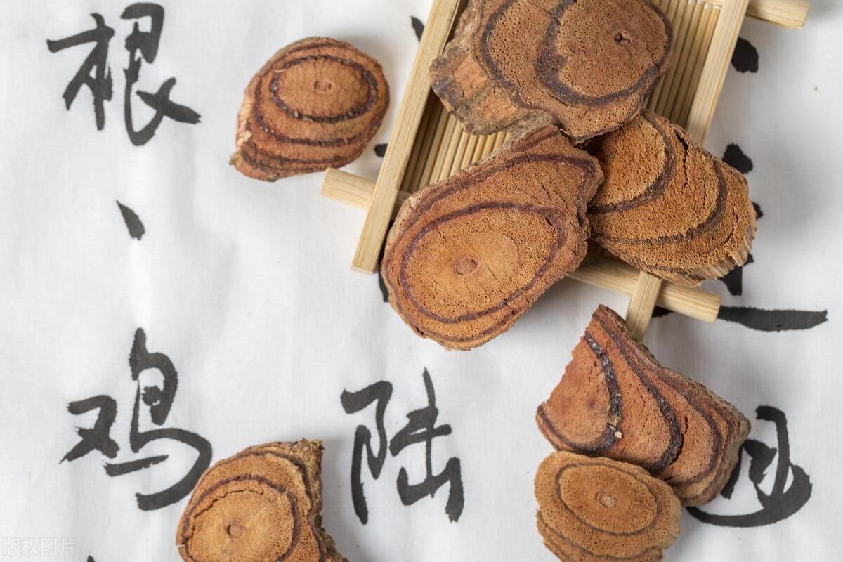 老中医看脸上痘痘,大肠湿热脸上长痘痘