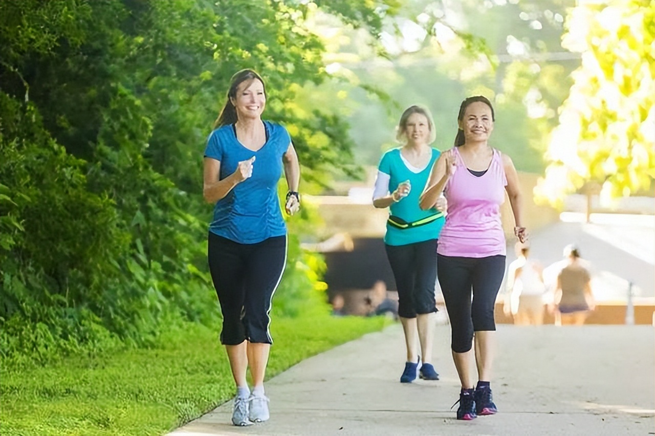 医生讲解来姨妈有血块是好还是坏,月经有血块什么原因中医解释