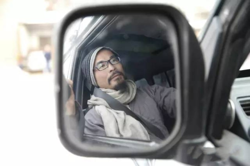 男人放弃千亿资产一心向佛,广东男子放弃百万年薪出家