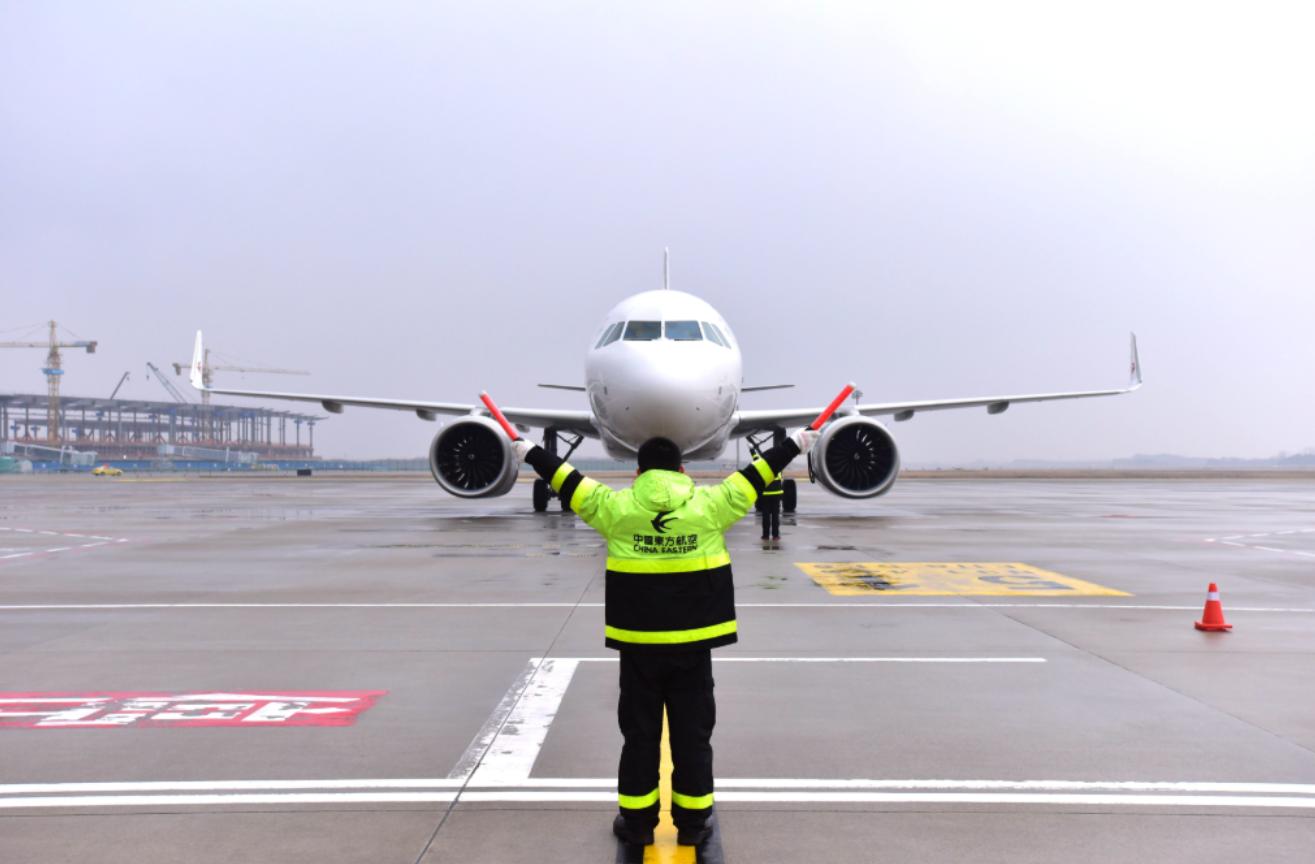 飞机失事为什么不让跳伞宁愿坠机,飞机失事真的能选择降落伞逃生吗